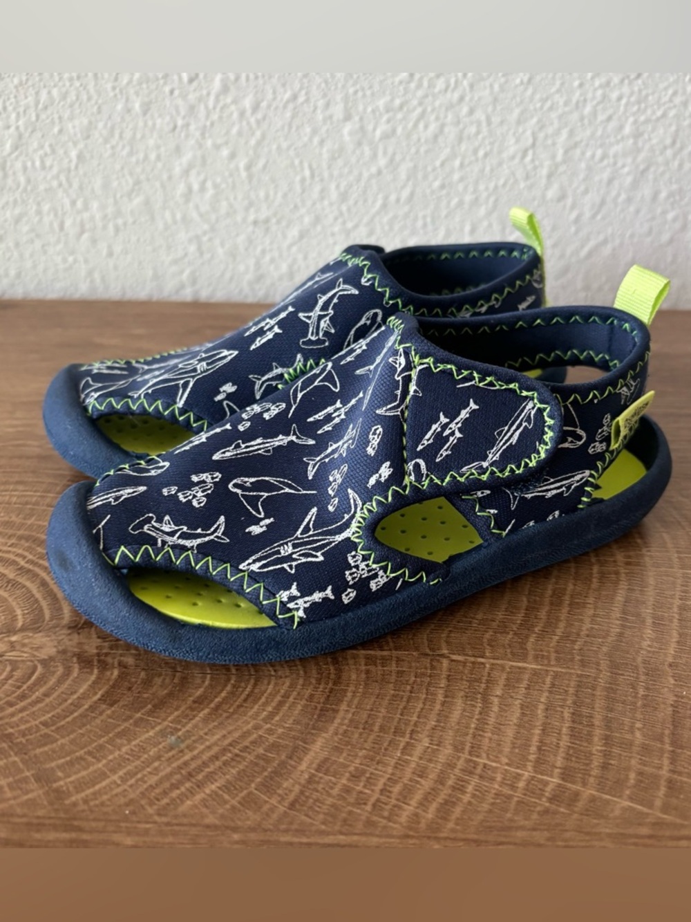OshKosh B'gosh Water Shoes Toddler Size 9